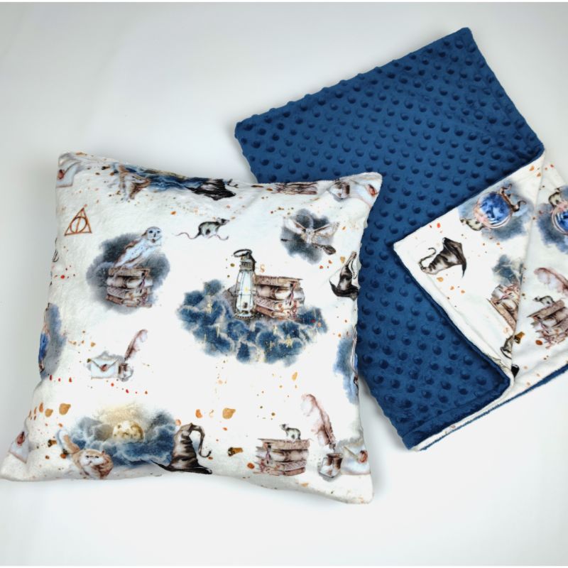 Wizarding School Blanket Gift Box blue - Image 5