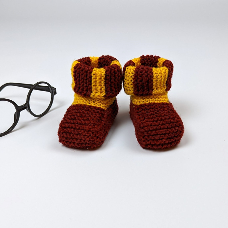 Natural Wool Baby Booties red - Image 3