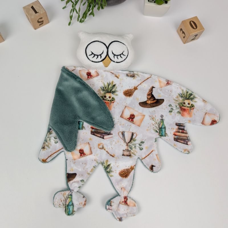 magic world baby owl comforter green